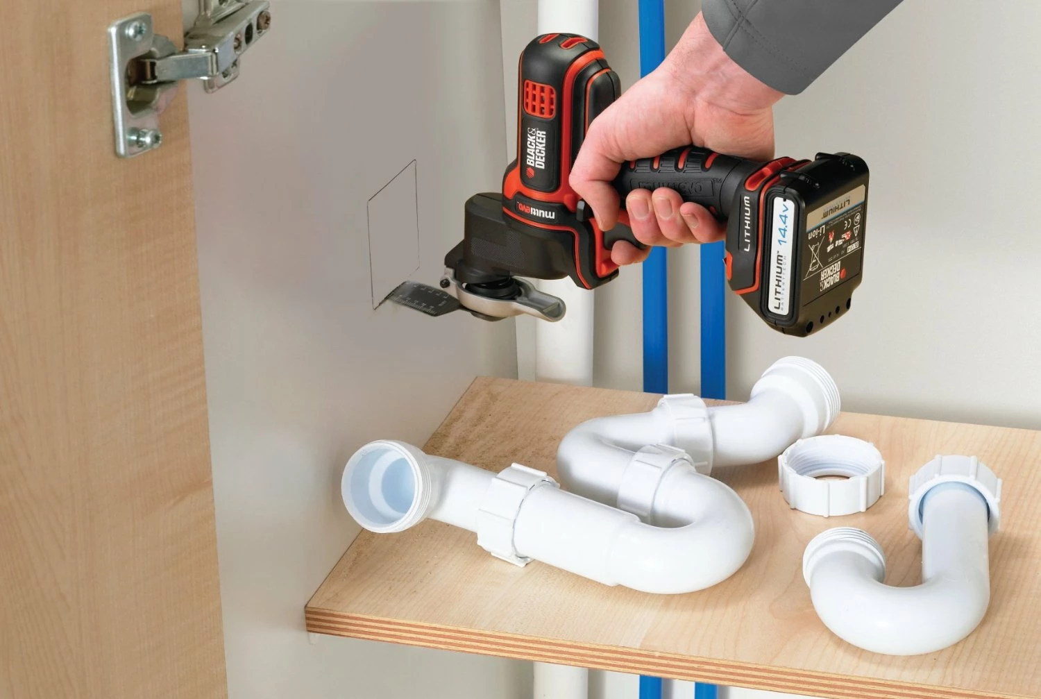 Shtojcë prerëse Black+Decker MTOS4 për vegël multifunksionale MT143K/MT350K, e zezë, set me 4 tehe + jastëk bluarës + 6 disqe