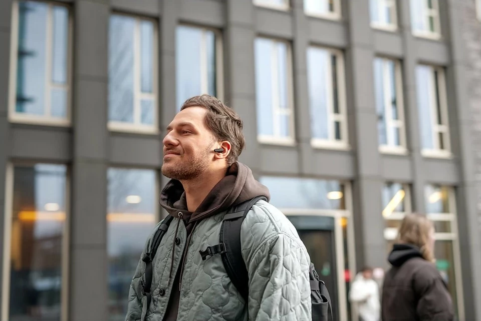 Kufje pa tela Philips TAT2139BK/00 TWS Bluetooth 5.3 28 orë me kuti karikimi IPX4 me mikrofon të zeza