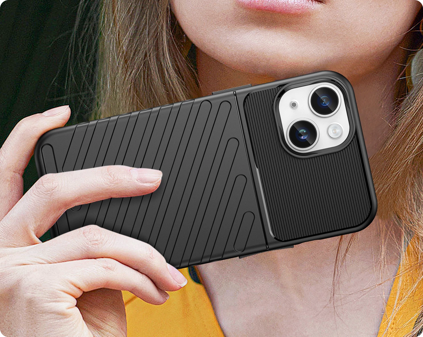 Mbështjellës iPhone 14 Plus Hurtel Thunder Case, i zi