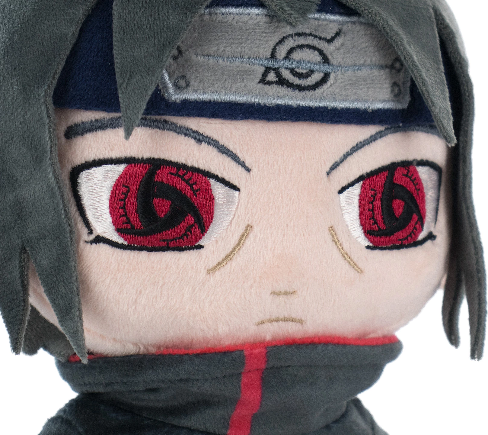 Lodër pelushi Barrado Naruto Itachi, e licencuar zyrtarisht, e butë, figurë anime, e zezë/kuqe