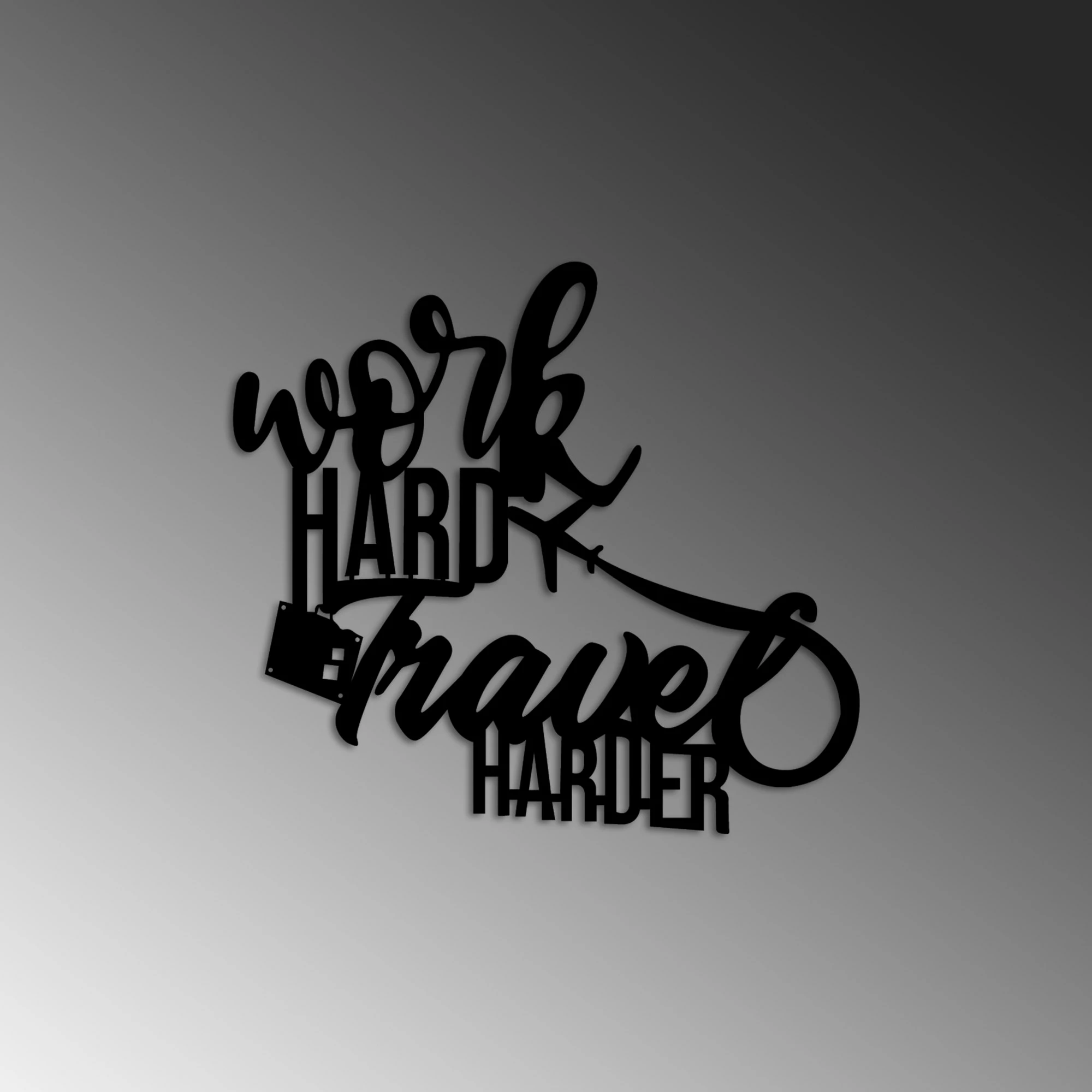 Aksesor dekorativ metalik për mur, Wallity, Work Hard Travel Harder, ngjyrë e zezë, 45x42cm