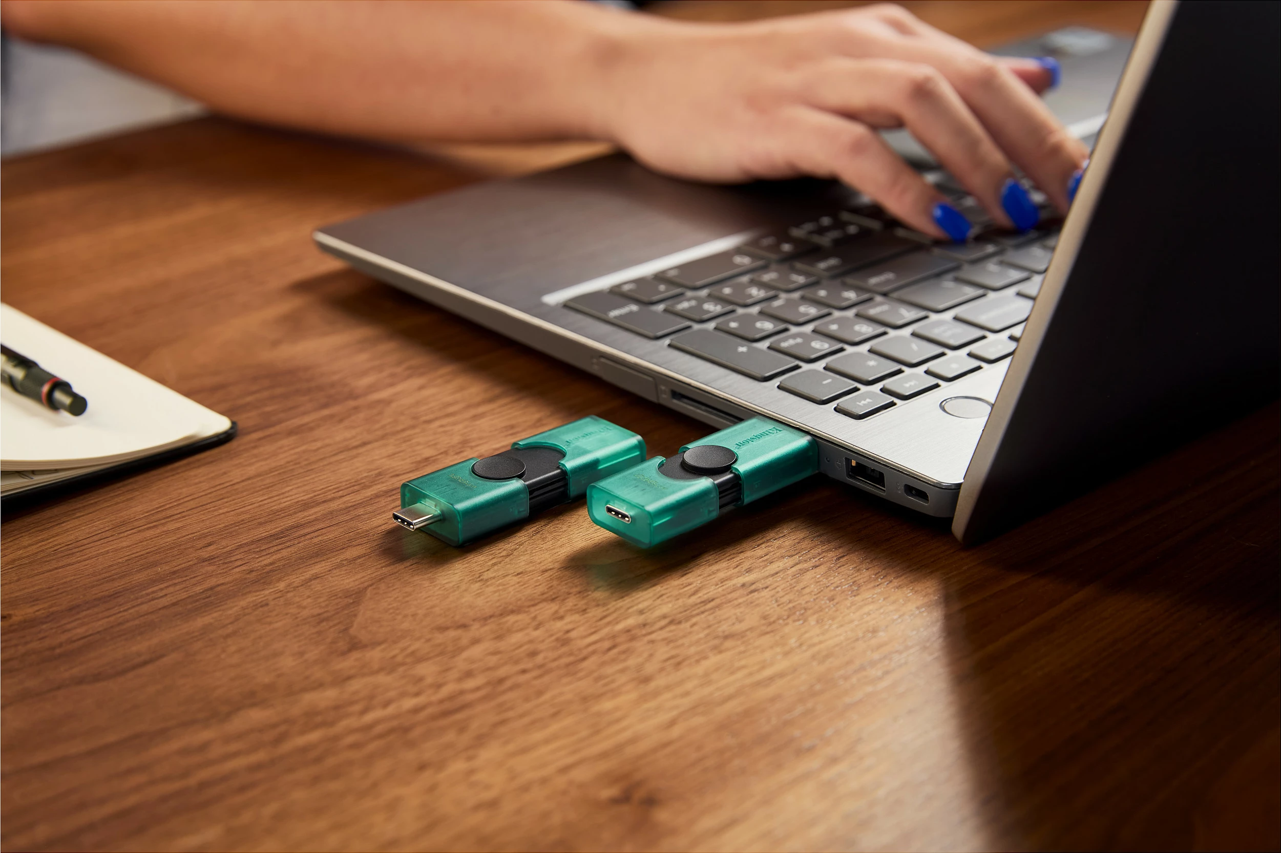 USB fleškë Kingston DataTraveler DuoG2 128GB, USB-A/USB-C, USB 3.2 Gen 1, zi/gjelbër