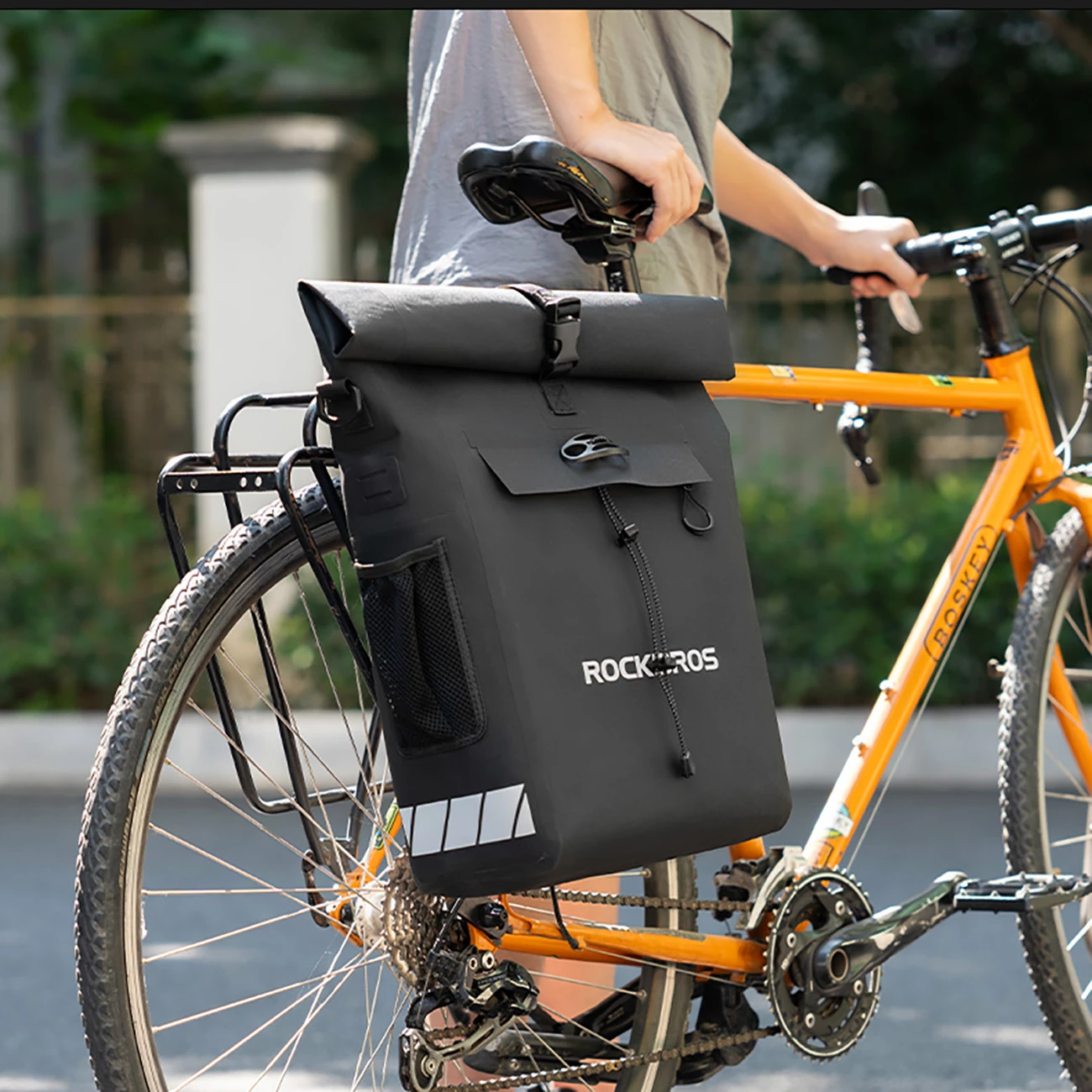 Çantë biçiklete Rockbros 30140100001 me funksion shpine, 18l, e zezë