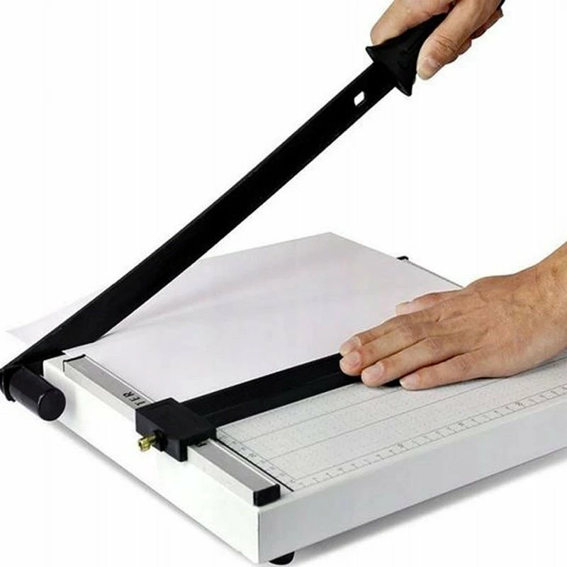 Prerëse letre Gotel K756A A4, gilotinë manuale, 12 fletë, bardh/zi