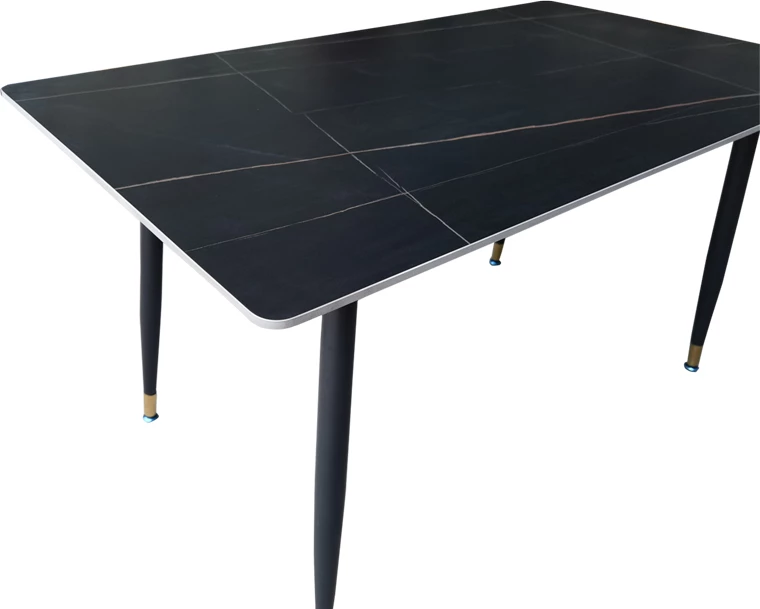 Tavolinë ngrënieje Pembe, sipërfaqe mermeri e zezë, këmbë metalike të zeza, 140x80x75cm