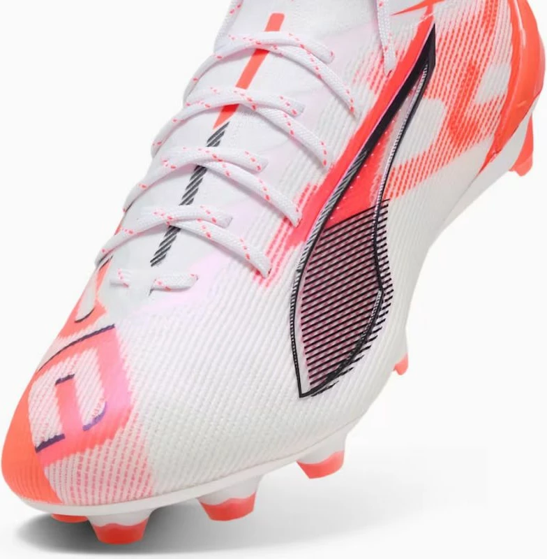 Atlete futbolli Puma për meshkuj, të bardha dhe portokalli