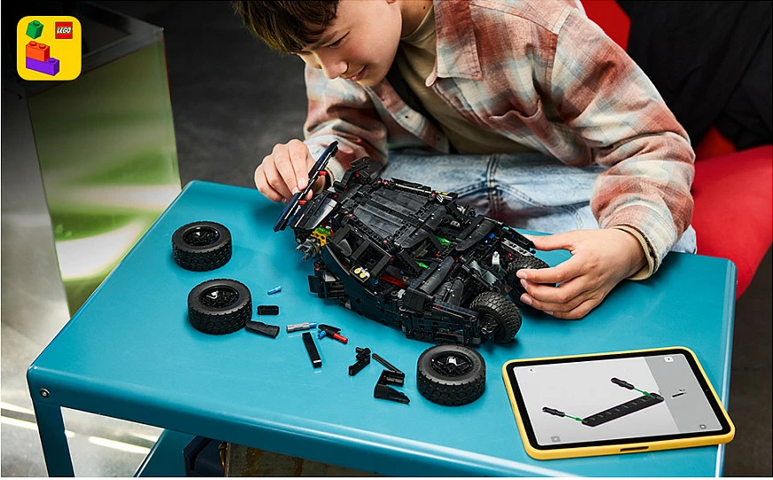 Set ndërtimi LEGO Technic 42239 Batmobile Tumbler, 719 pjesë, Control+, multicolor