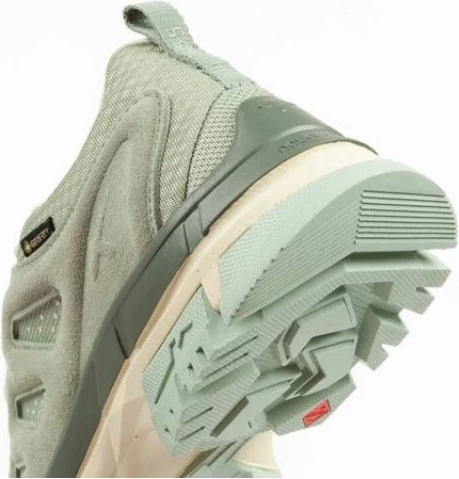 Atlete femra Tamaris, të gjelbra