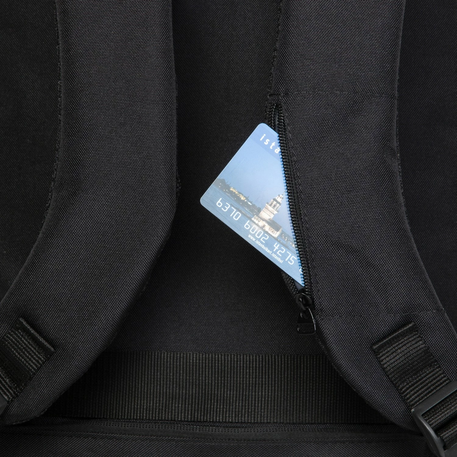 Çantë shpine Classone, e zezë