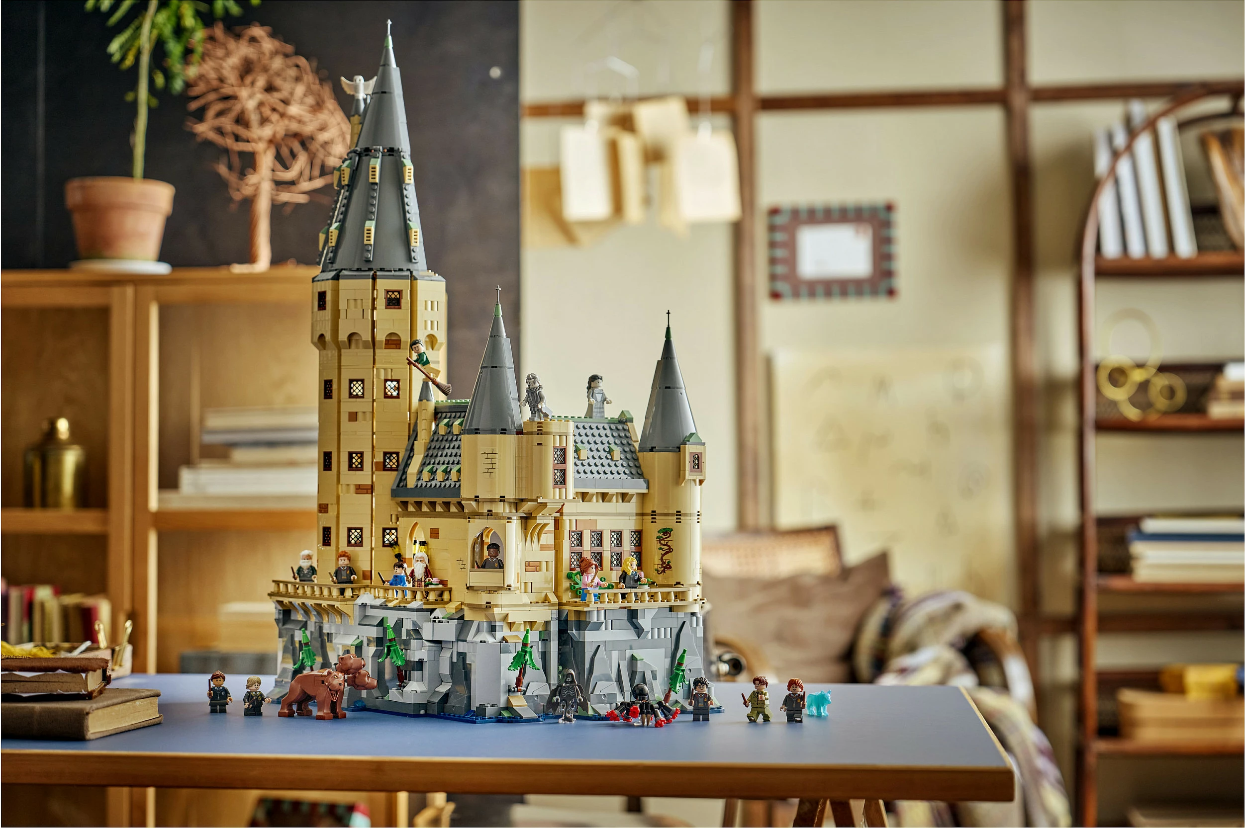 Set ndërtimi LEGO Harry Potter Hogwarts Castle 76463, 907 copë, 7 minifigura, shumëngjyrësh