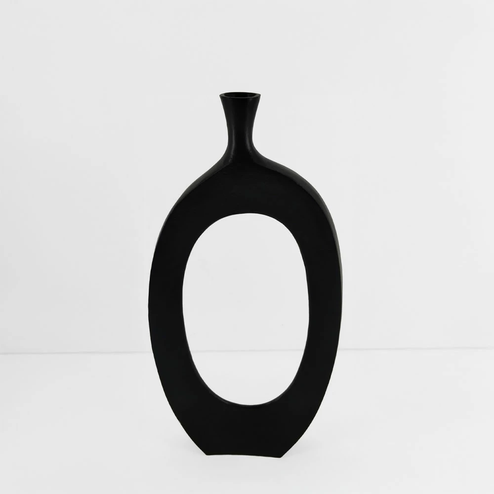 Vazo abstrakte, alumin, e zezë, 28x5x61cm