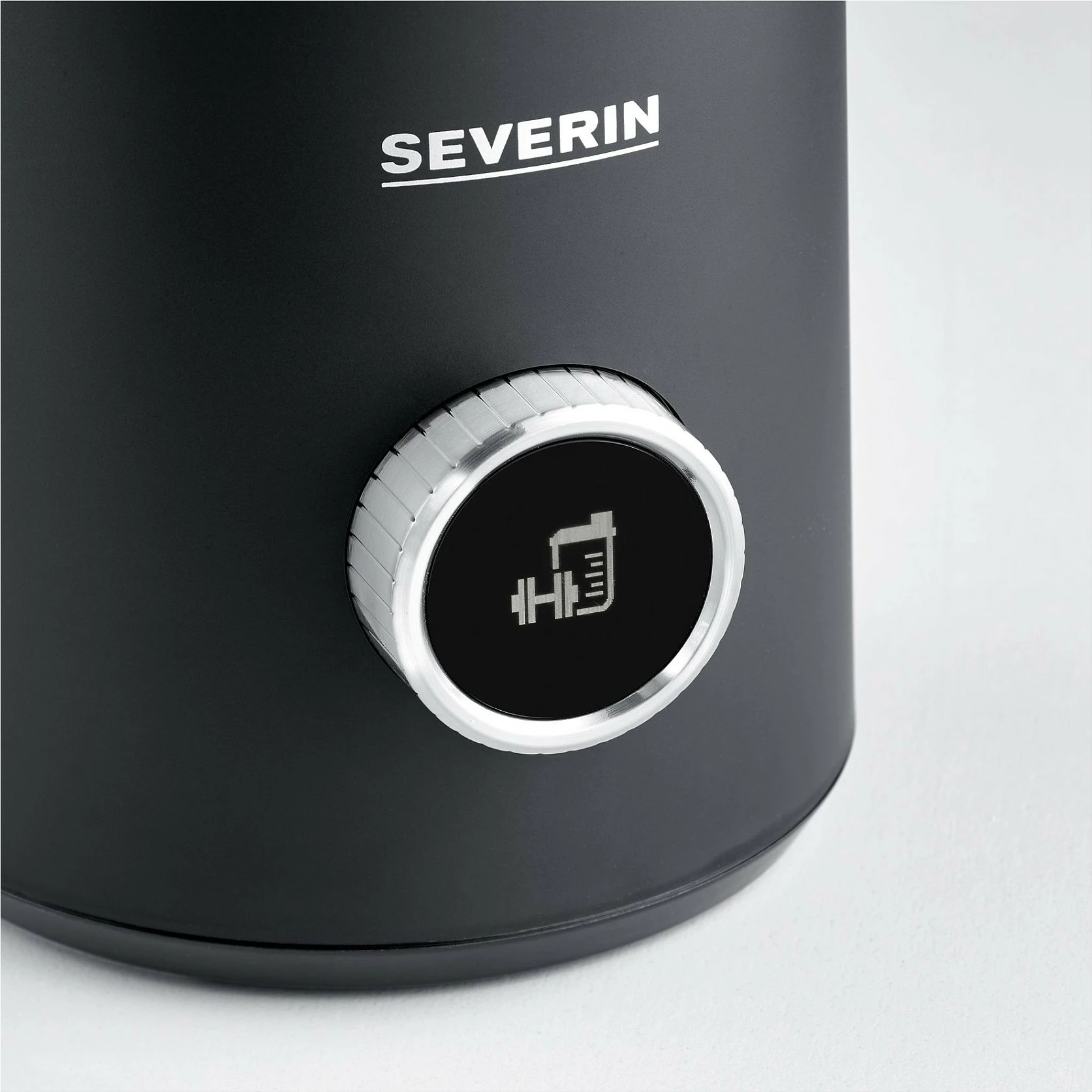 Shkumëzues qumështi Severin Spuma 700 Plus SM3587, 500W, 0.7L, i zi/inoks