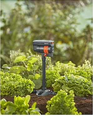 Spërkatës oscilues GARDENA OS 90, për ujitje katrore/drejtkëndëshe, i zi