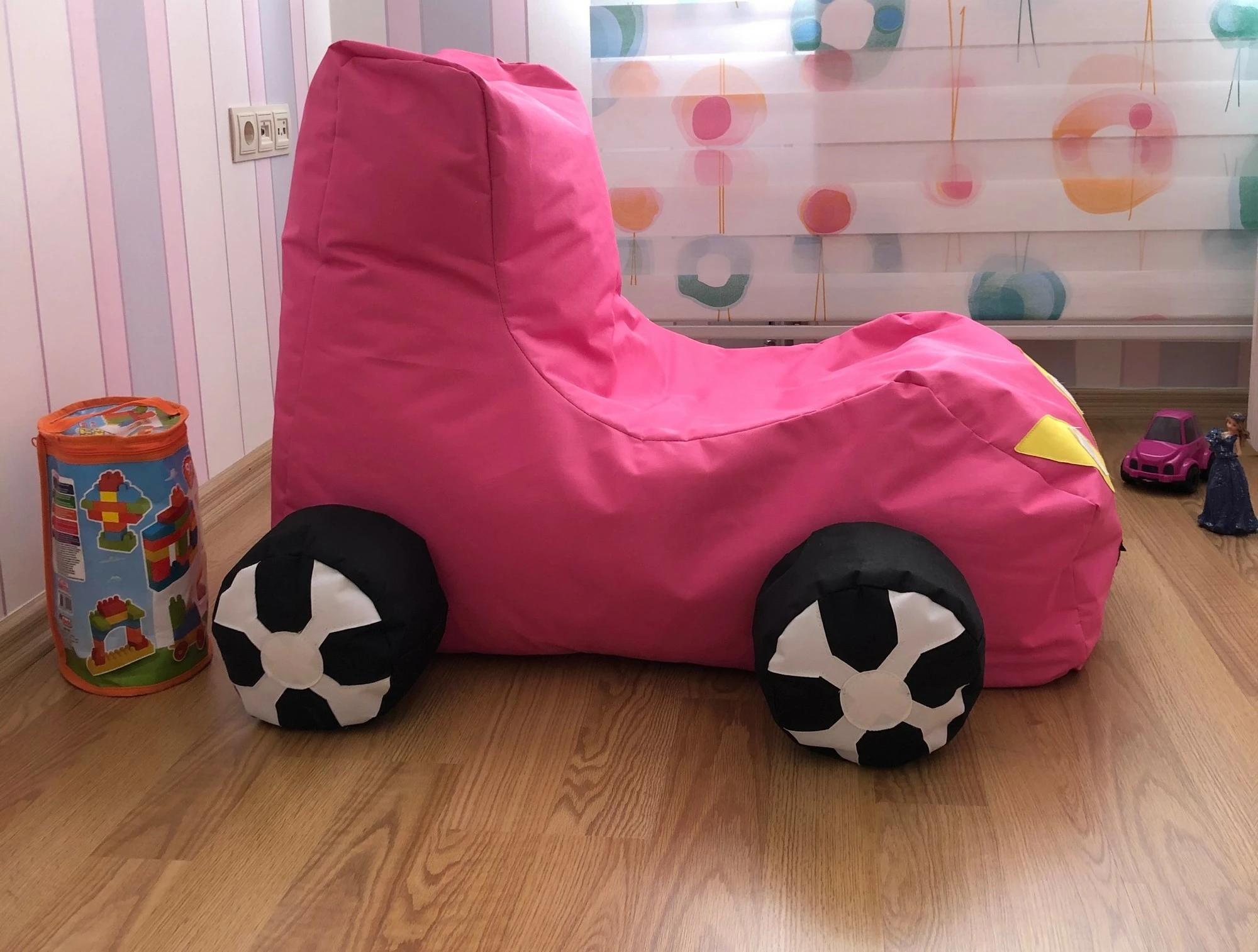 Qese ulëse për fëmijë, formë veture, ngjyrë rozë, Atelier del Sofa