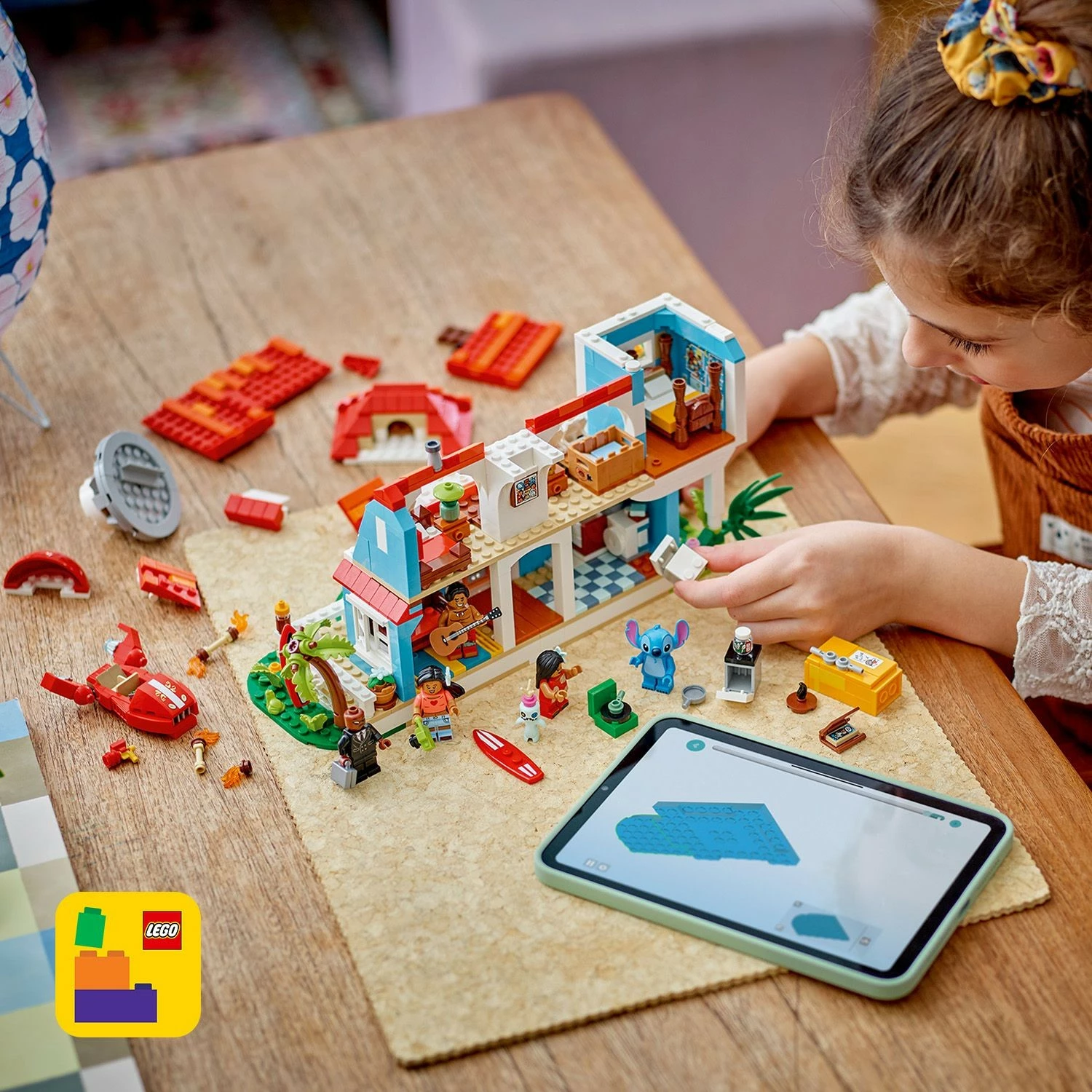 Set ndërtimi LEGO Lilo dhe Stitch Beach House, 834 copë, plastikë, shumëngjyrësh