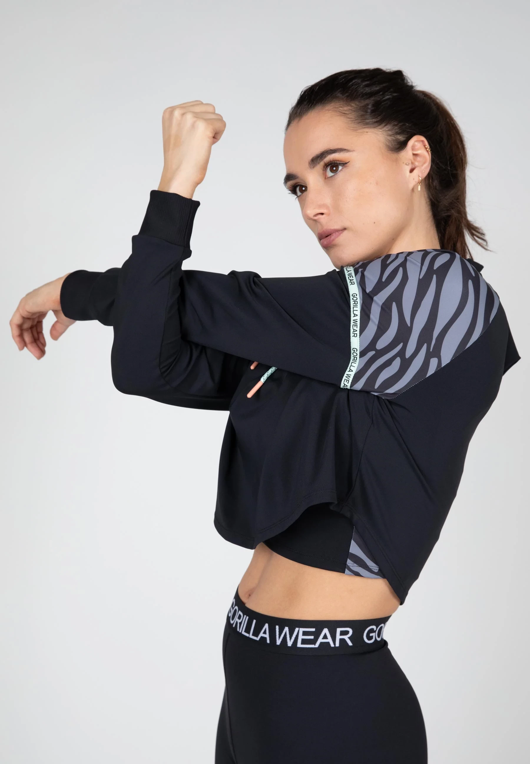 Zion Cropped Hoodie - Black [Madhësia: L]