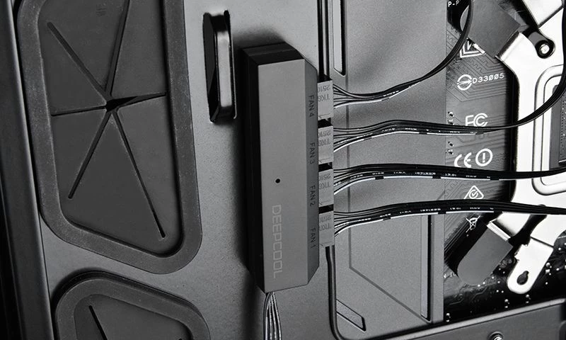 Kontroller ventilatorësh Deepcool FH-04 DP-F04PWM-HUB, hub 4 porta PWM 3-pin/4-pin, i zi