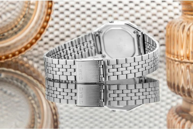 Orë dore për femra CASIO, argjendi