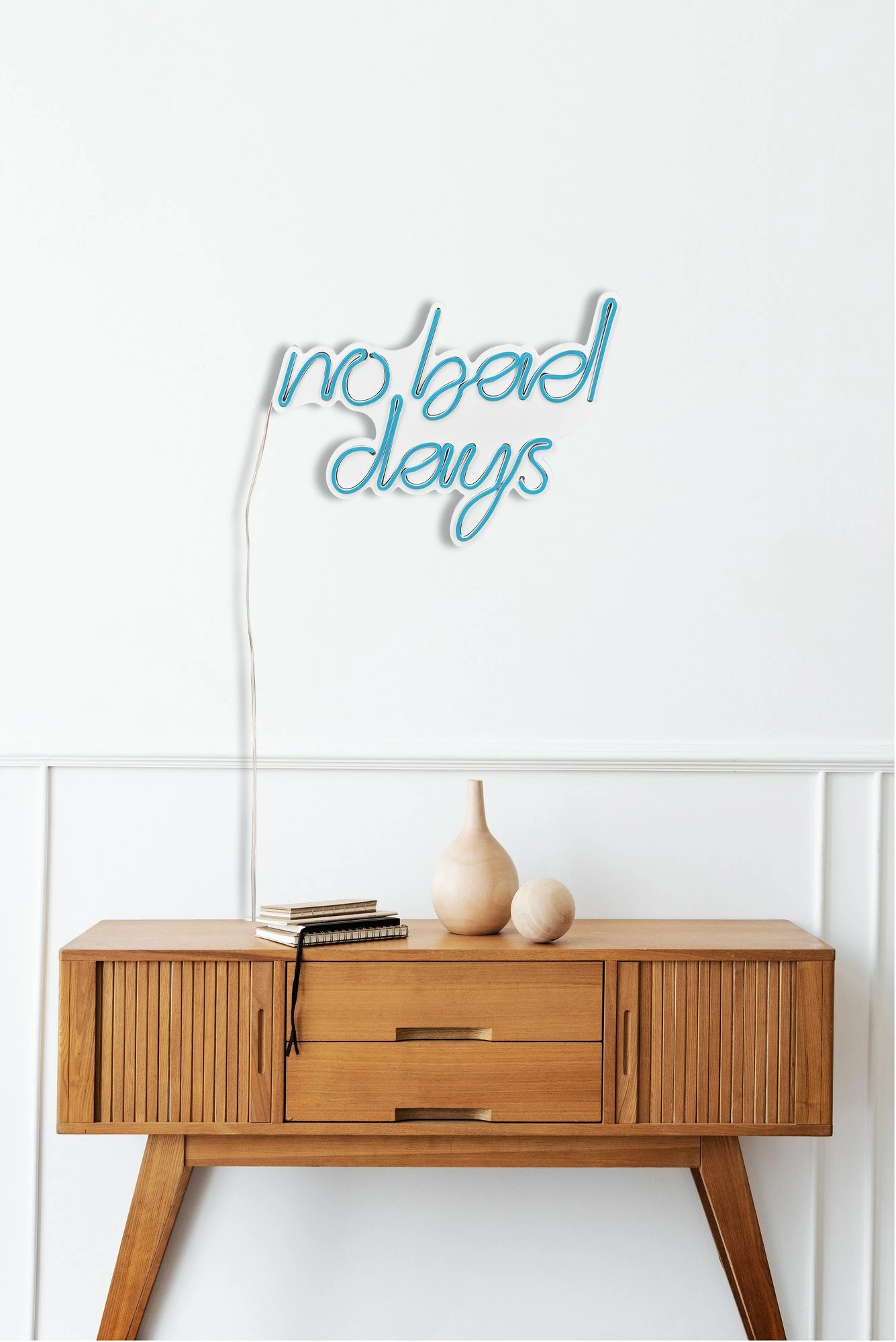 Dekor dritash LED plastike, 'No Bad Days', ngjyrë kaltër