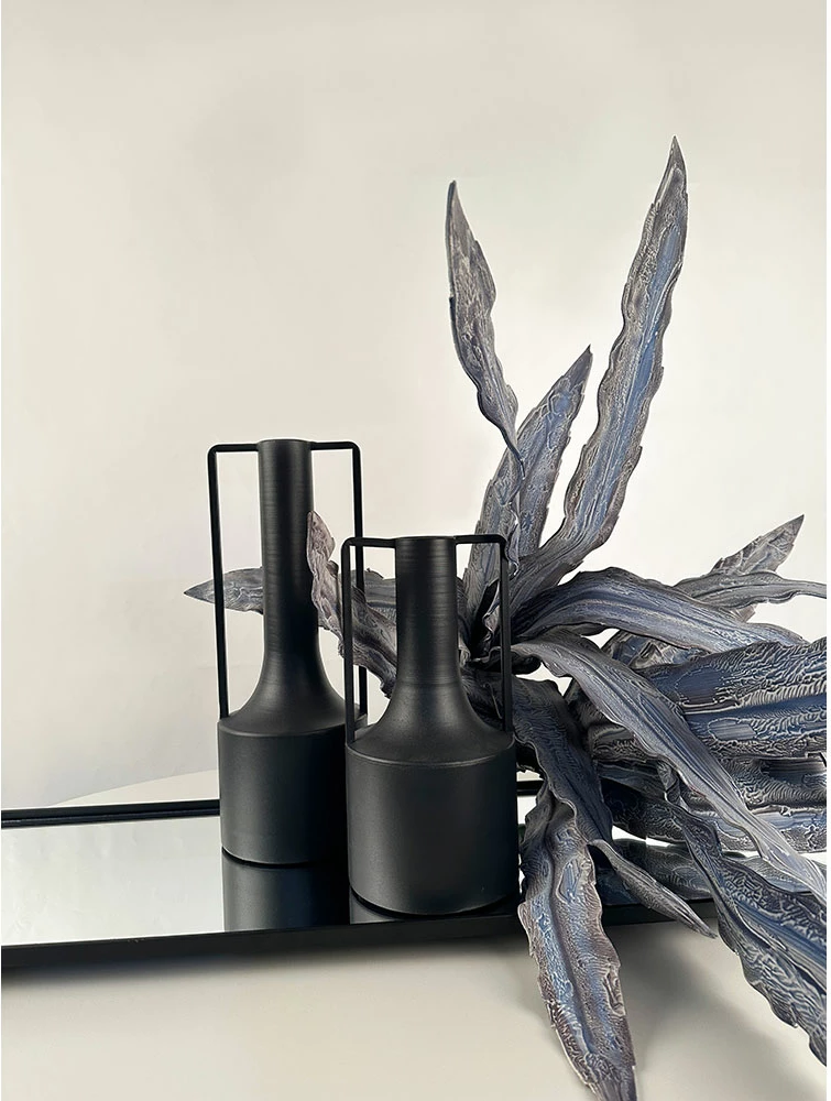 Vazo dekorative SOHO, metal i zi, 15x15x31cm