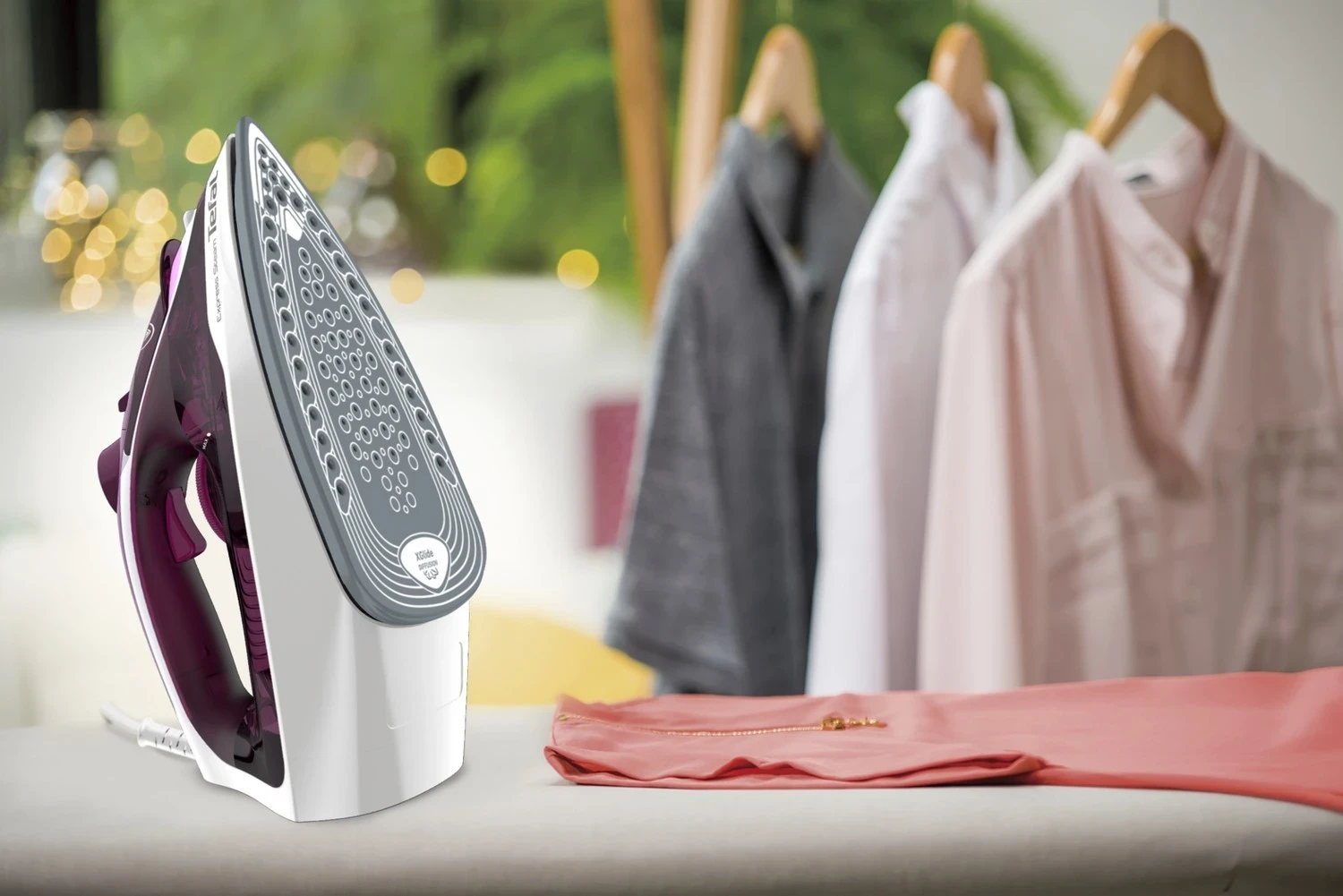 Hekur Tefal Express Steam FV2835E0 2400 W, vjollcë
