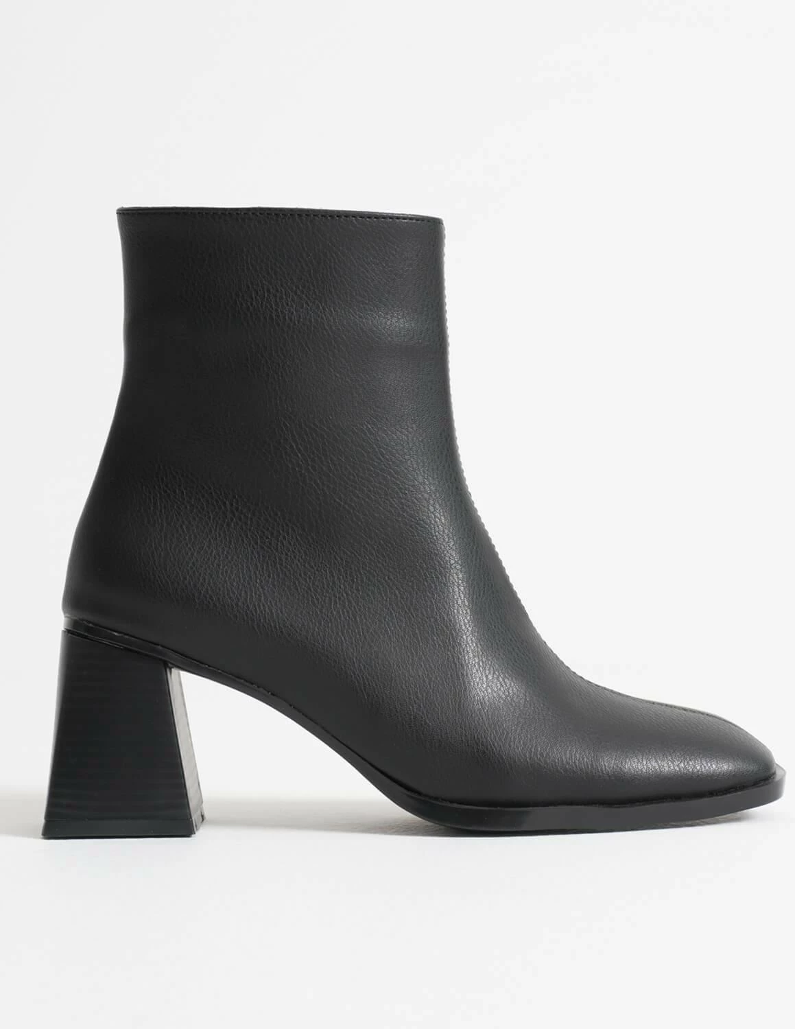 Lorea Black