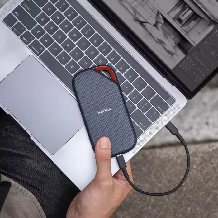 SSD ekstern SanDisk Extreme PRO SDSSDE82-4T00-G25 4TB NVMe USB4 USB-C, e zezë/portokalli, me kabllo USB-C