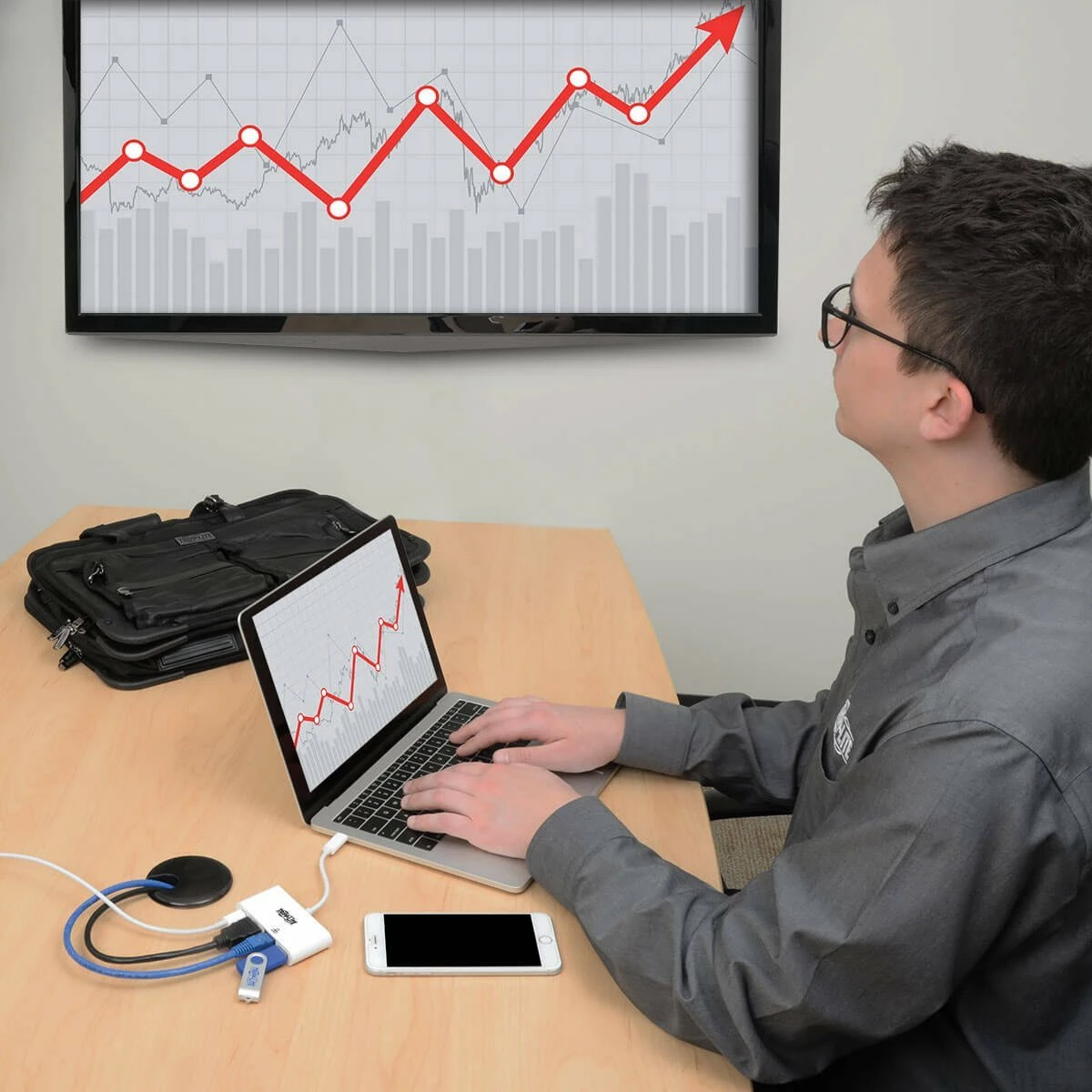 Adapter multiport USB-C Eaton U444-06N-HGU-C, HDMI, Gigabit Ethernet, USB 3.2 Gen 1, PD 60W, i bardhë