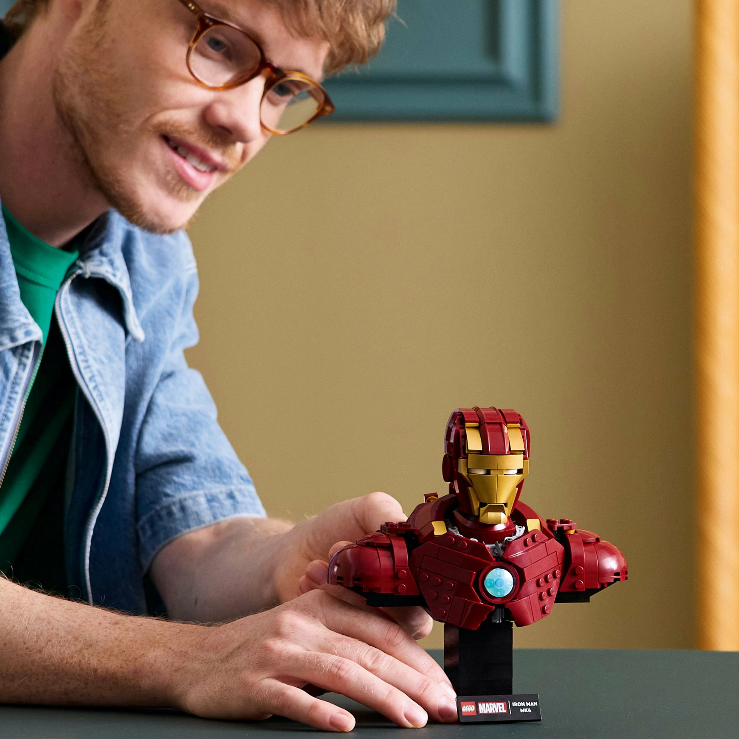 Set LEGO LEGO Marvel Bust of Iron Man MK4 76327, 436 pjesë, kuqe/ari