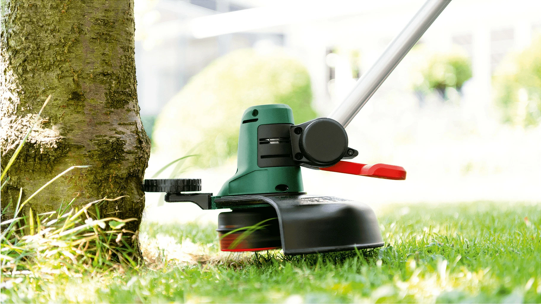 Trimer bari me bateri Bosch UniversalGrassCut 18V-26, 26 cm, 18V 2Ah, teleskopik, gjelbër/zi