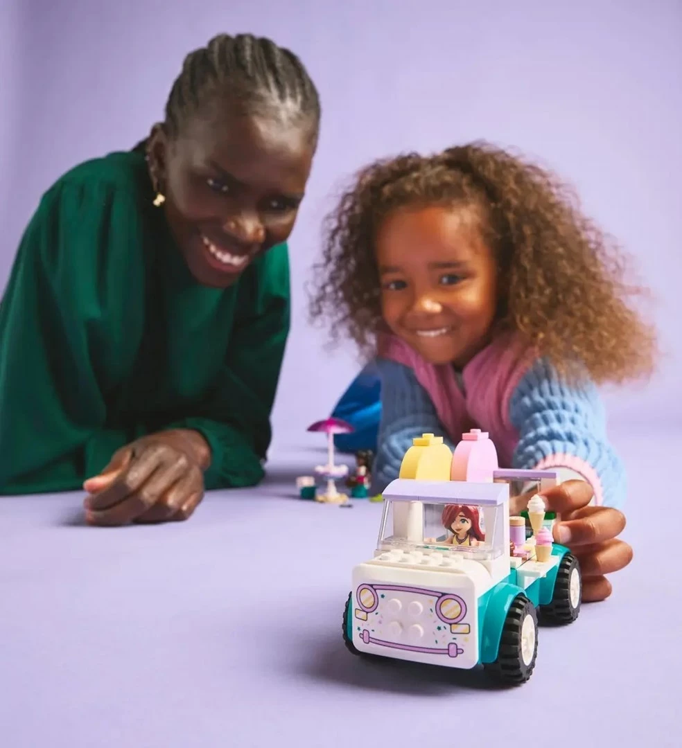 Set LEGO Friends 42644 Furgoni i Akullores Heartlake City