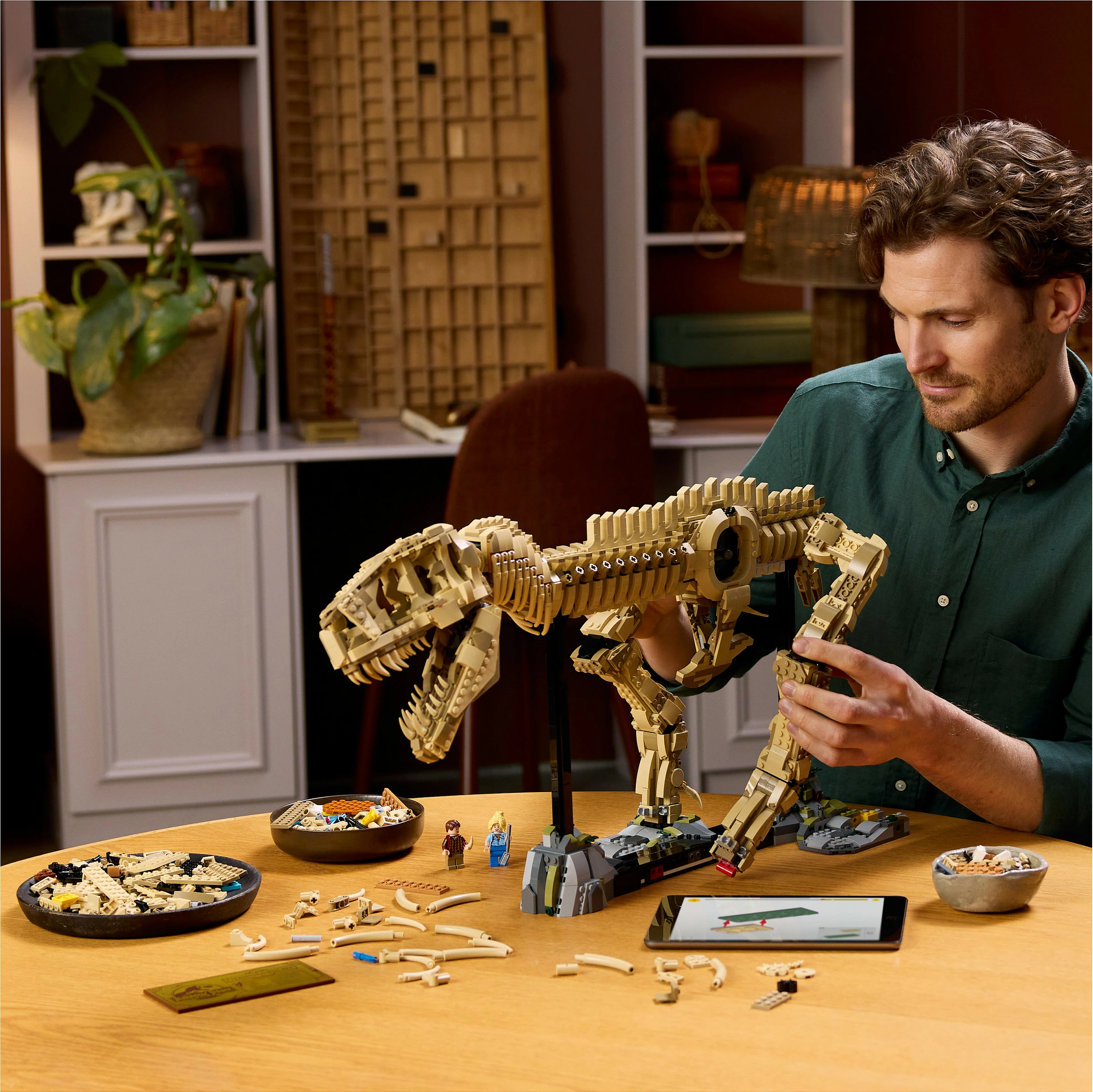 Set ndërtimi LEGO Jurassic World 76968 Dinosaur Fossils: Tyrannosaurus Rex, 3145 copë, Shumëngjyrësh