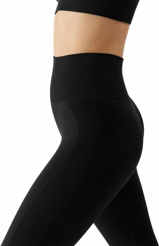 Hellonke femra 4F, të zeza