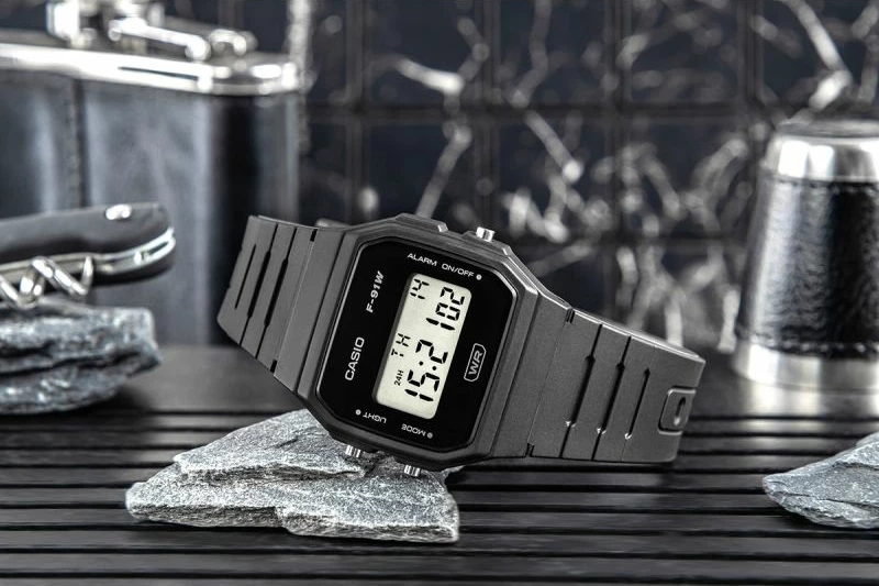 Orë dore unisex CASIO F-91WB-1AVEF, e zezë, me kuti
