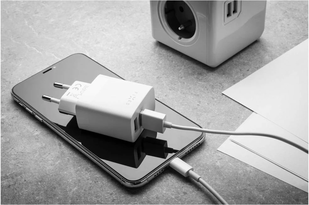 Karikues muri Fixed FIXC17N-2U-WH 17W, 2x USB-A, Quick Charge, kabllo 1.2 m, i bardhë