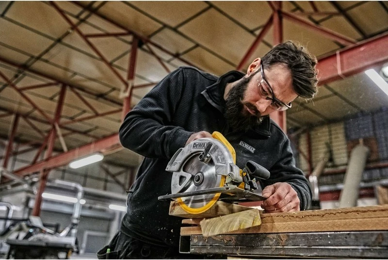 Sharrë rrethore DeWALT Handkreissaege 65 mm 1350W, verdhë