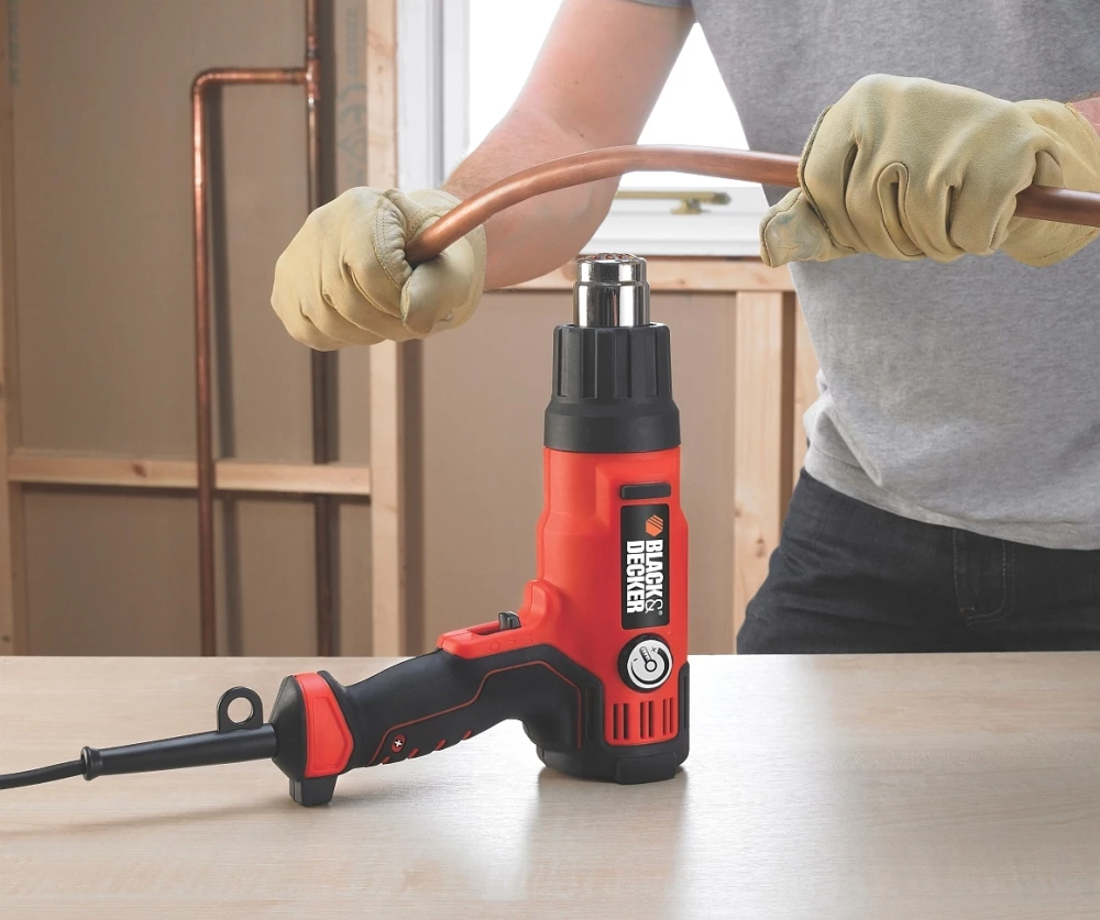 Pistoletë termike Black&Decker KX2200K 2000 W, e zezë, set me 8 aksesorë me kuti