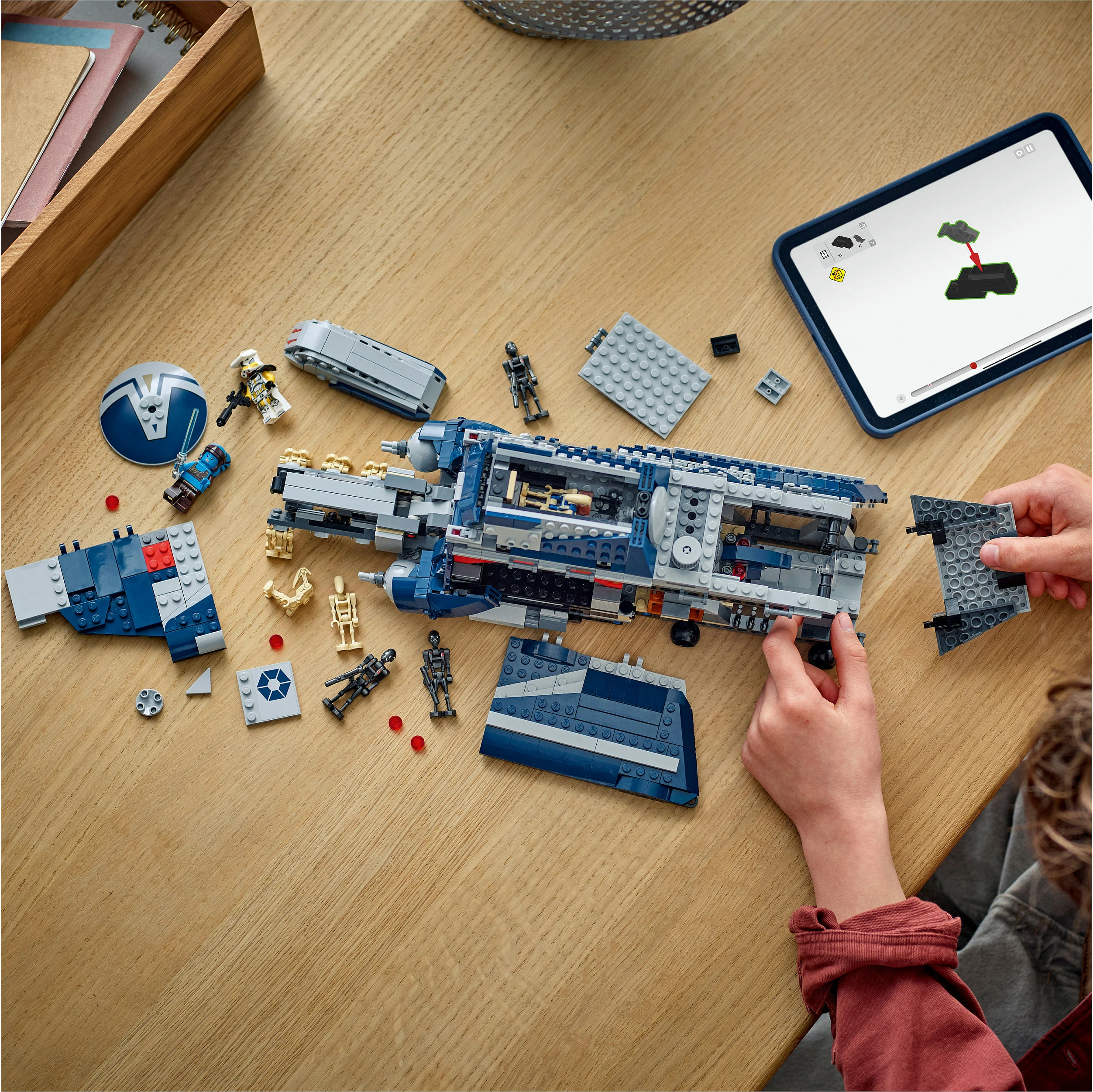 Set LEGO Star Wars Separatist MTT 75435, 976 copë, 12 minifigura, shumëngjyrësh
