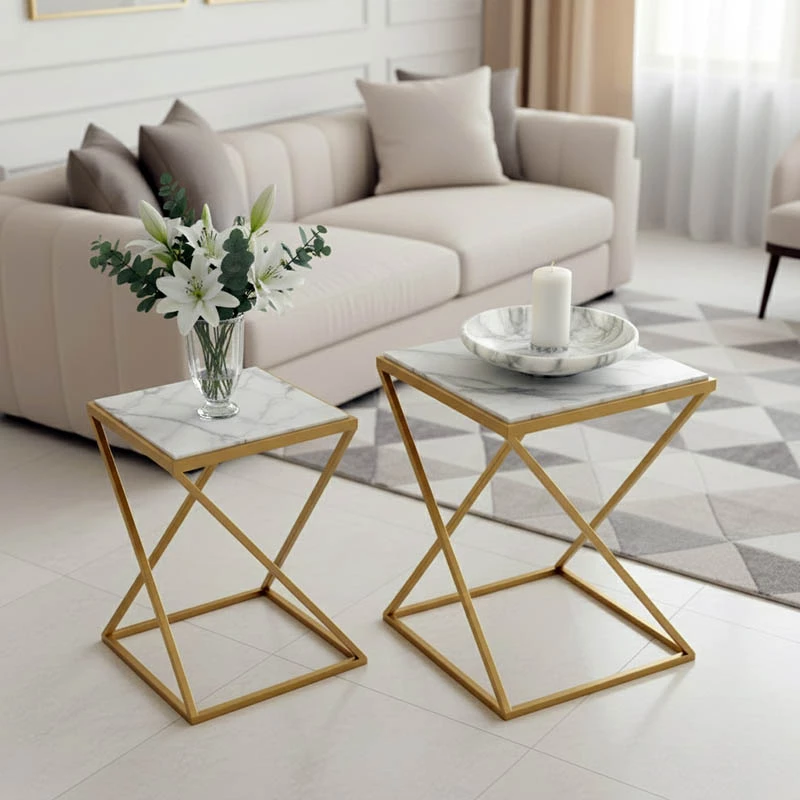 Set tavolinash anësore Zoliene Inart, 2 copë, Metal i artë & Mermer i bardhë