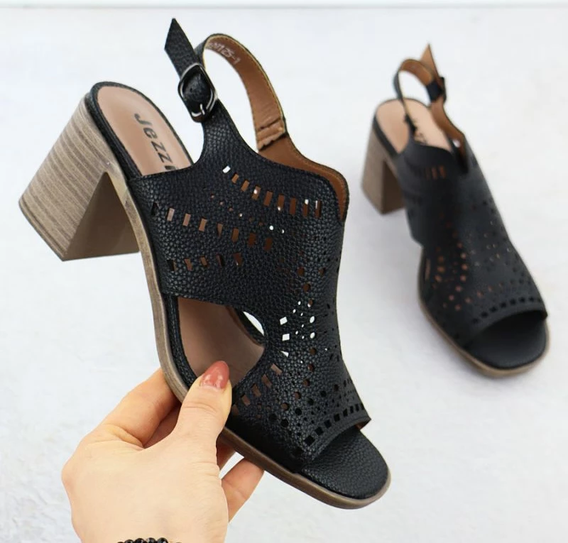 Sandale me taka të larta Jezzi 24125, të zeza