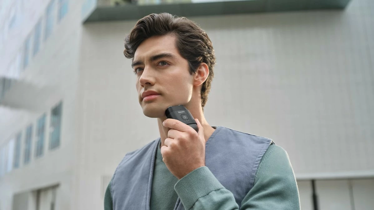 Makinë rroje Philips S591/05, për meshkuj, e zezë, me etui udhëtimi