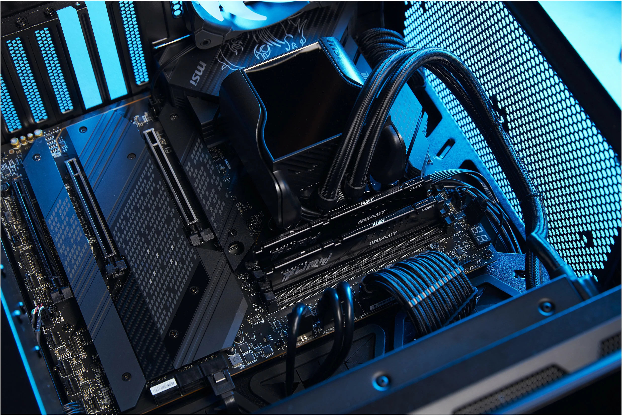 RAM Memorje Kingston FURY Beast DDR5 32GB 5600MT/s CL36, e zezë