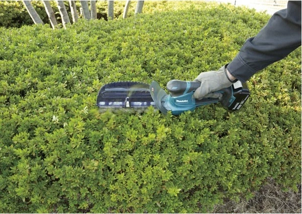 Kositëse bari Makita DUM604ZX 16 cm 18 V Lithium-Ion, e zezë, e kaltër