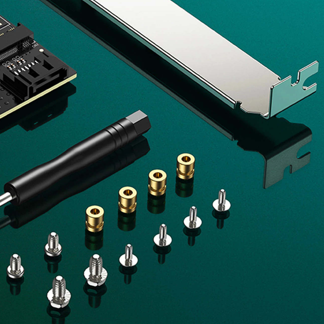 Kartë zgjerimi Ugreen CM302, PCIe 3.0 x4, për M.2 NVMe/SATA, 32Gbps, e zezë
