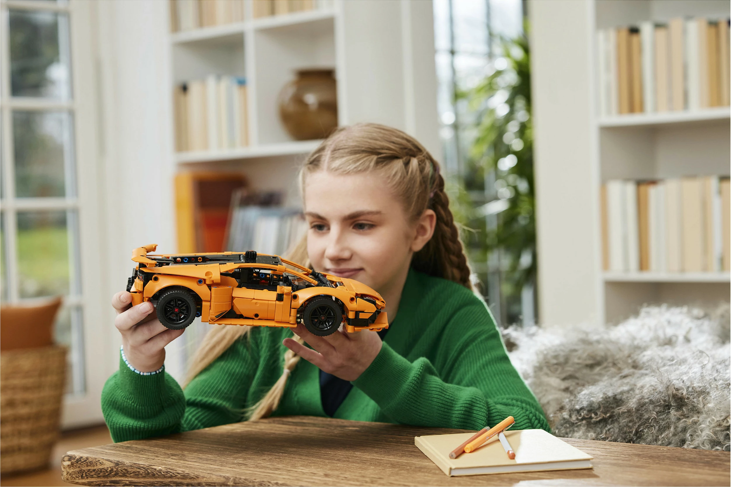 Set LEGO Technic Lamborghini Huracán Tecnica 42196, 806 copa, 9+, portokalli