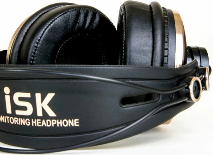Kufje ISK HD-9999 50mm, 32Ω, 3.5mm/6.3mm, kabllo e shkëputshme, set me 2 kabllo + adapter + kuti + jastëkë shtesë, e zezë me të artë