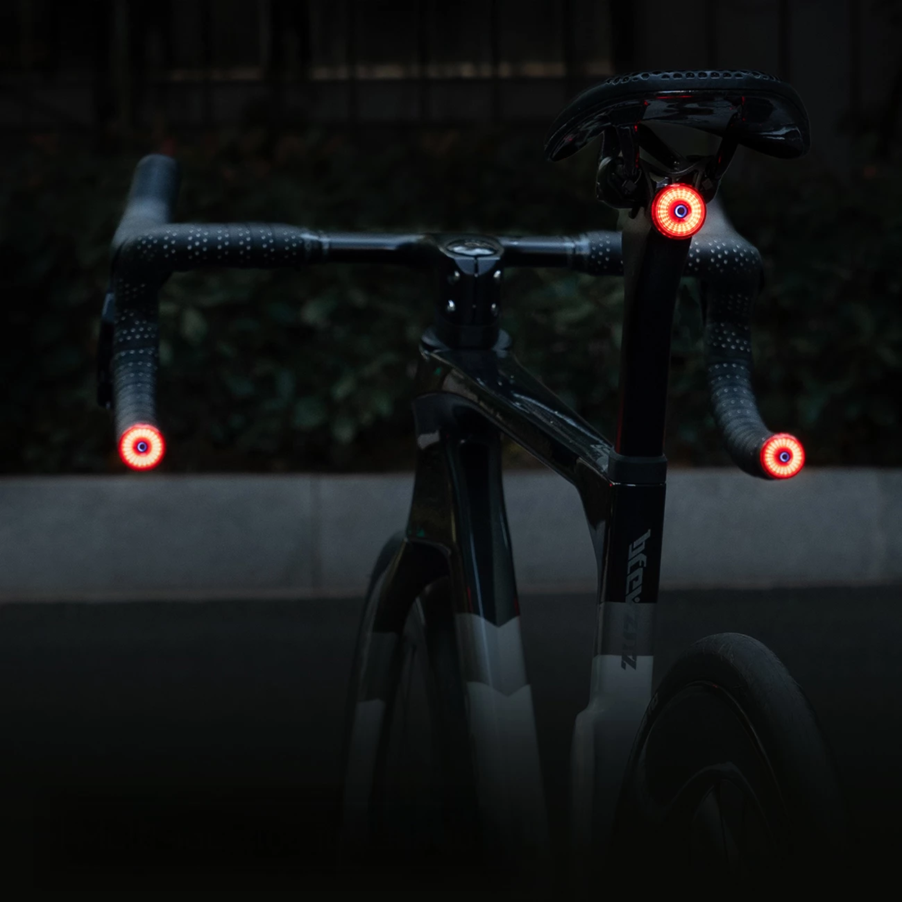 Dritë e pasme biçiklete smart, Wozinsky WIS-02, LED, 250 mAh, USB-C, rezistente ndaj ujit, sensor frenimi, e zezë, 1 copë