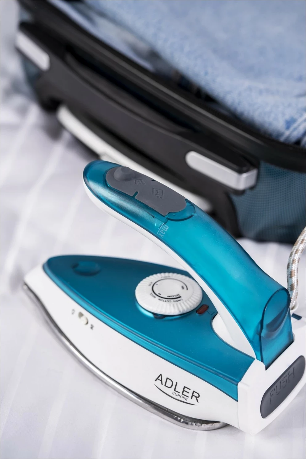 Hekur udhëtimi Adler AD 5035, 1700W, blu