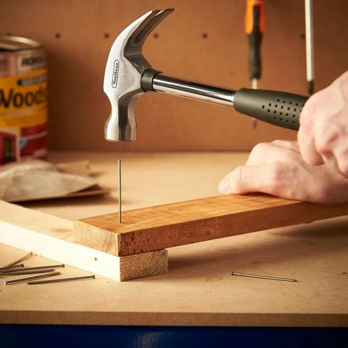 Set veglash dore dhe kaçavidash VONHAUS 3500027, 94 copë, kaçavidë elektrike Li-ion 3.6V, me çantë veglash, gri/portokalli