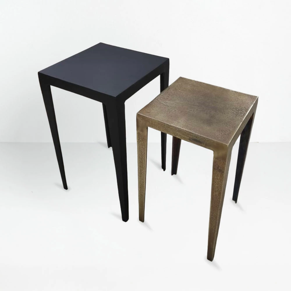 Set tavolinash anësore MAGRO, 2 copë, ngjyrë e zezë dhe bronzi, 32x32x57cm
